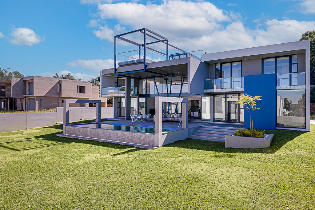 Magnificent Contemporary Home On 3 In Johannesburg, Gauteng, South