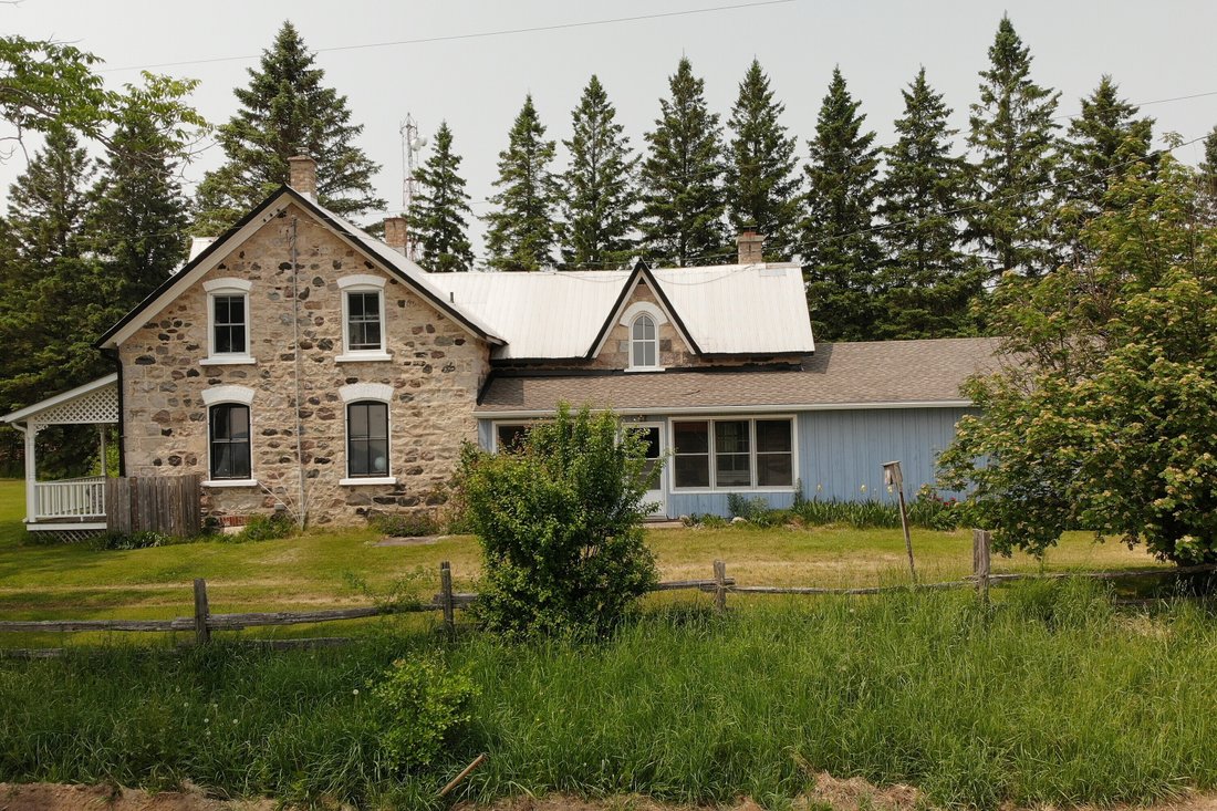 Charming Stone Country Home In Tara, Ontario, Canada For Sale (12926711)