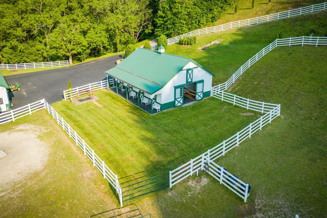 Exquisite Privately Owned Mountain In Mountain City, Tennessee, United