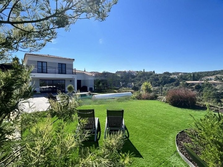 157sqm Villa With 4 Bedrooms, Pool And Double Garage, View On In Var