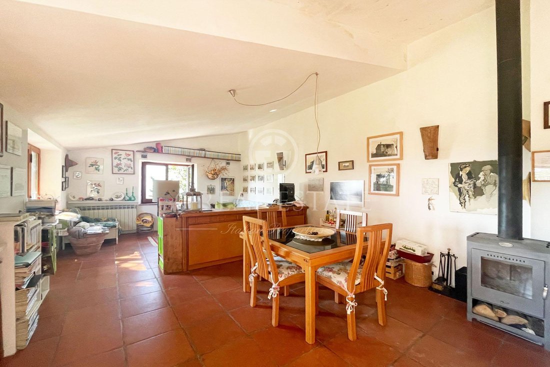 Estate in Radicofani, Tuscany, Italy 2 - 12927733