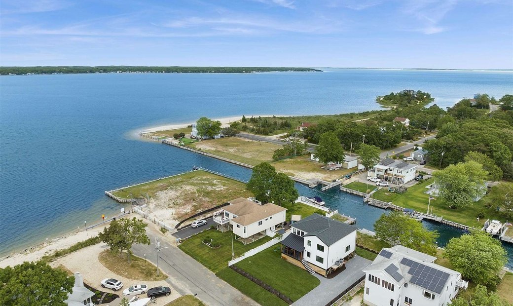 House Riverhead In Jamesport, New York, United States For Rent (12930478)