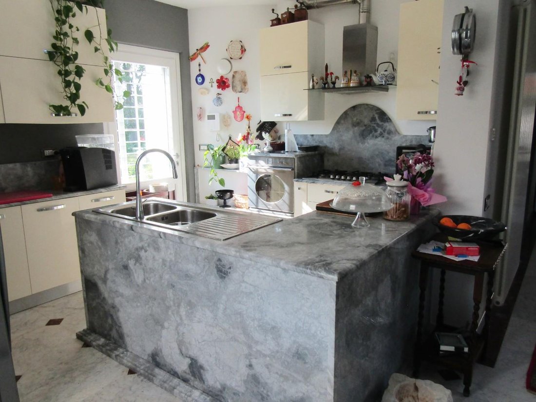 Villa in Avenza, Marina di Carrara, Tuscany 4 - 12931082