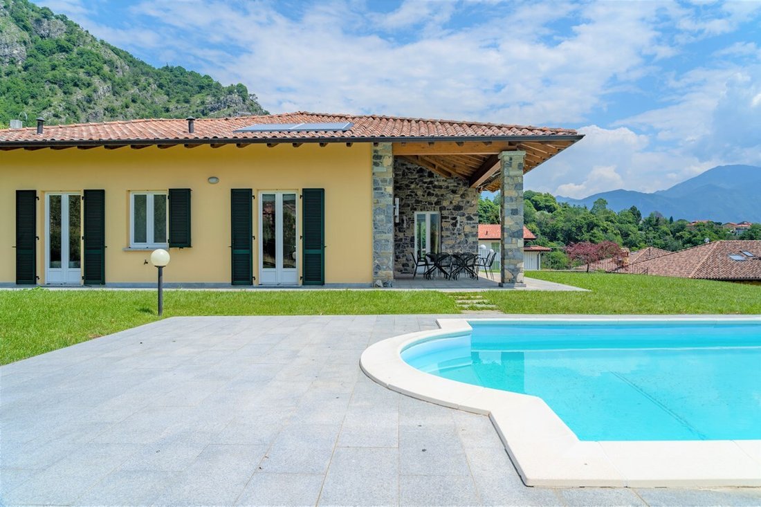 Villa With Swimming Pool In Tremezzina, Flat Private Garden And Wonderful Lake View.