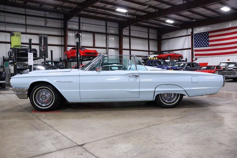 Cabriolet in Grand Rapids, Michigan, United States 3 - 12932810