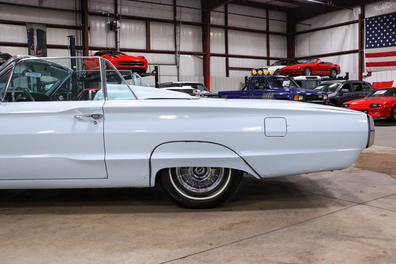 Cabriolet in Grand Rapids, Michigan, United States 4 - 12932810