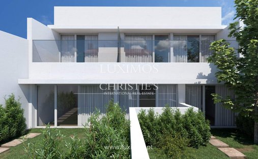 Villa in Santa Marinha e Sao Pedro da Afurada, Porto District, Portugal 1