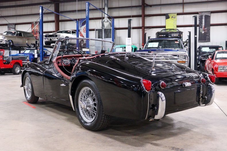 Cabriolet in Grand Rapids, Michigan, United States 3 - 12933171