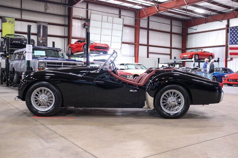 Cabriolet in Grand Rapids, Michigan, United States 2 - 12933171