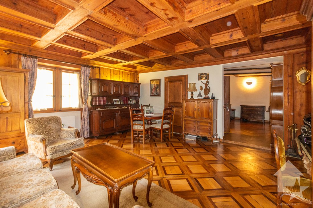 Appartement 4 Pièces Dans Un Bâtiment Historique In Sion, Valais, Switzerland For Sale (12934737)