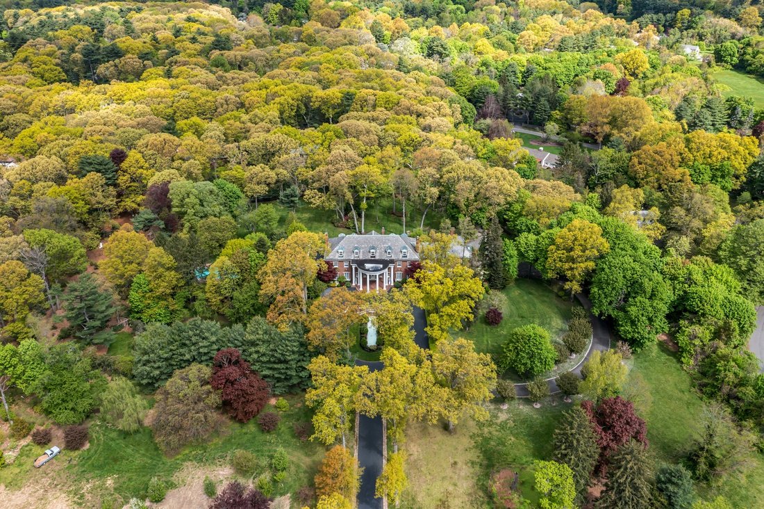 Syosset, New York, United States 3 - 12933855