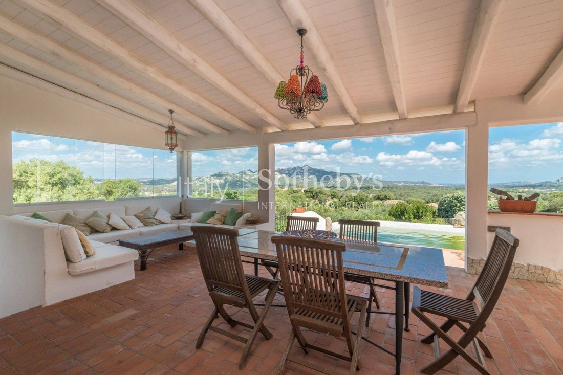 Country Villa Just A Few Minutes Away From The Emerald Coast In