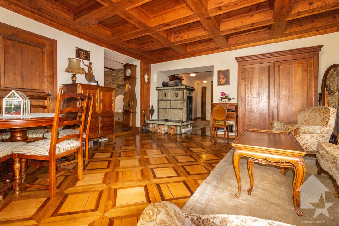 Appartement 4 Pièces Dans Un Bâtiment Historique In Sion, Valais, Switzerland For Sale (12934737)