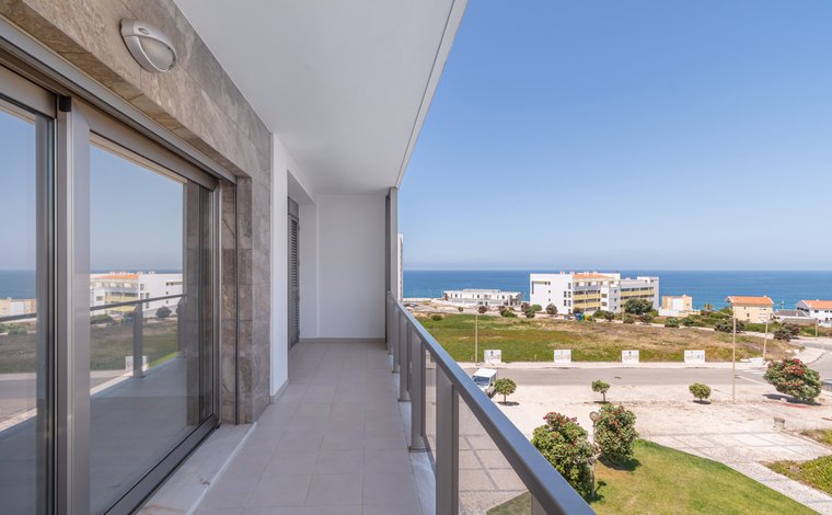 Luxury homes for sale in Praia de Santa Cruz Lisbon Portugal