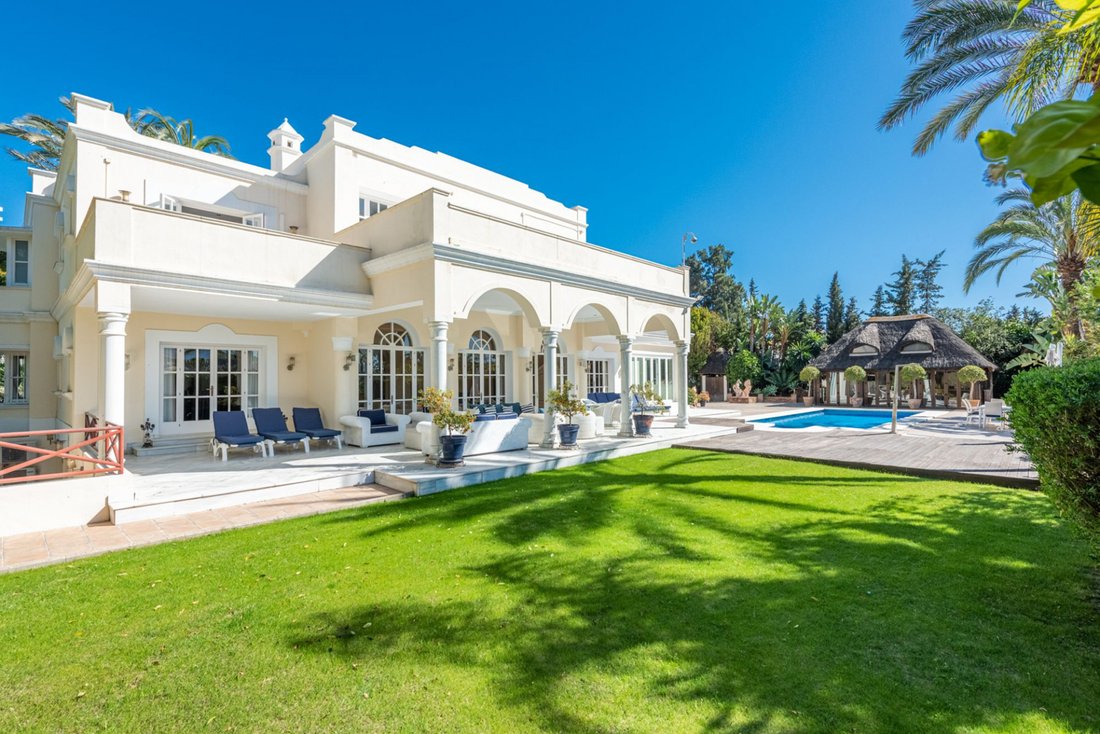 Classical Style Villa In The Heart Of Paraíso In Marbella, Andalusia