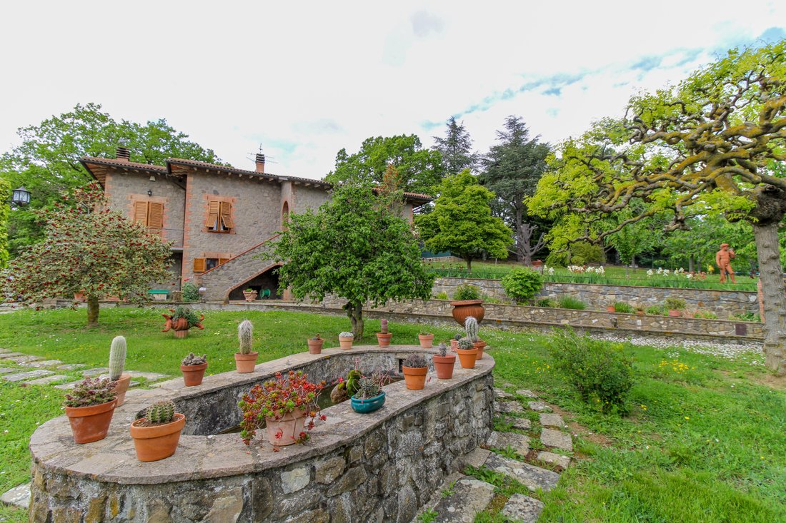 Villa in Montalcino, Tuscany, Italy 1 - 12936060
