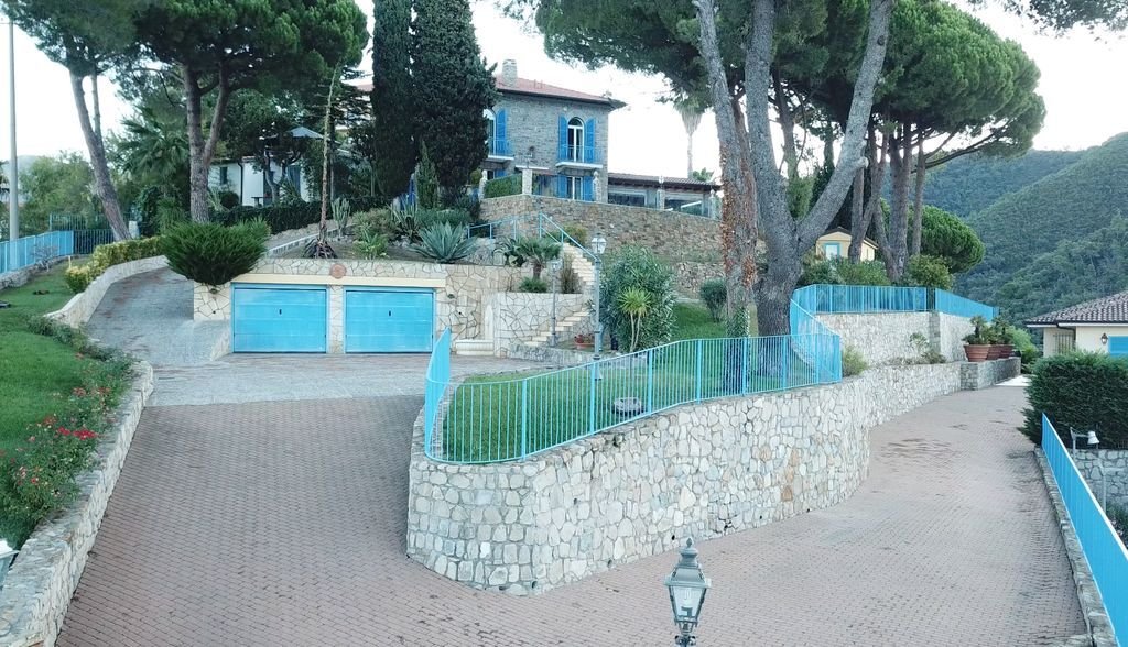 Villa in Vallebona, Liguria, Italy 1 - 12916568