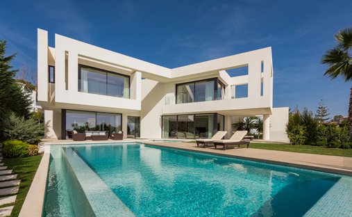 Villa in Elviria-Cabopino, Marbella, Spain 1
