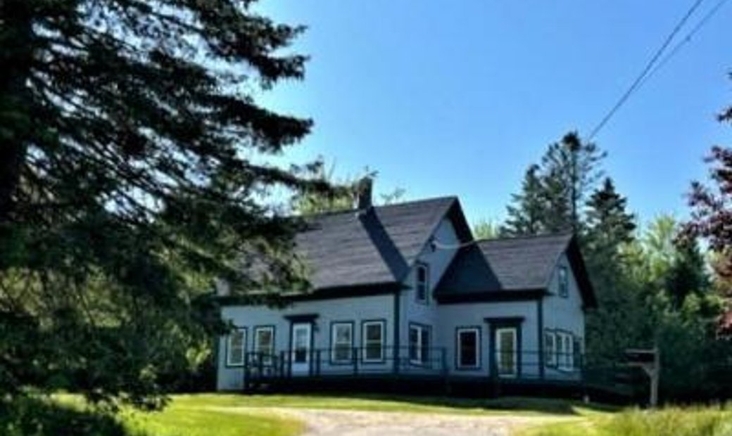 3 Bedrooms Single Family Detached In Gouldsboro, Maine, United States
