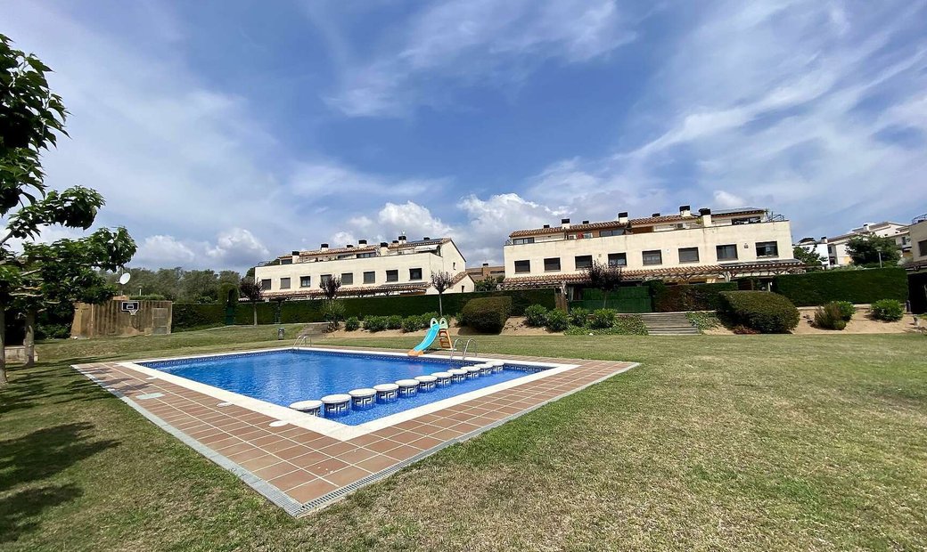Palamós Casa Unifamiliar In Palamós, Catalonia, Spain For Sale (12936981)