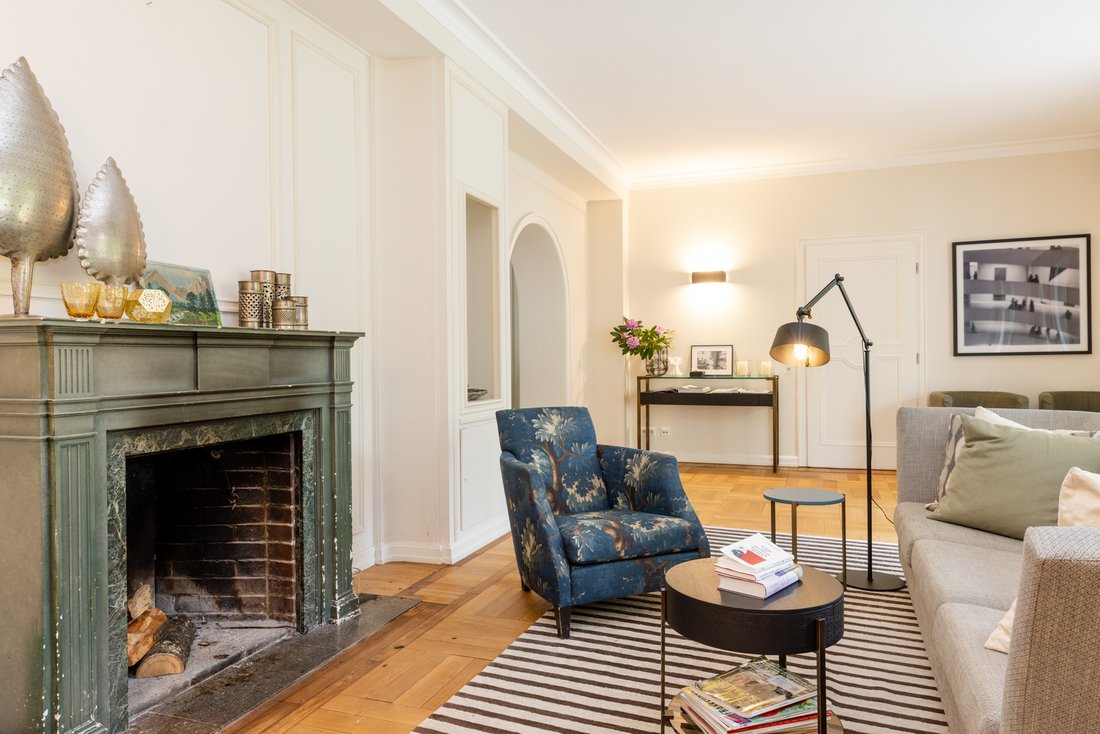 Stately Family Villa With Plenty Of Space In Frankfurt Am Main, Hessen