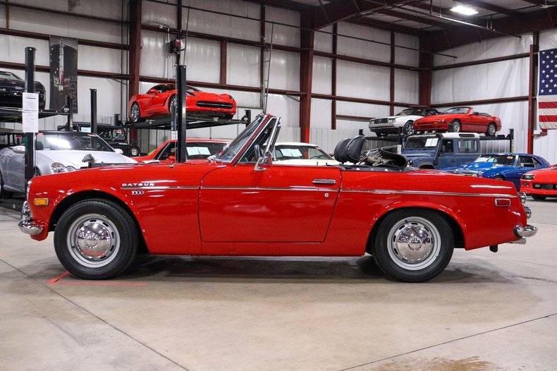 Cabriolet in Grand Rapids, Michigan, United States 3 - 12935677