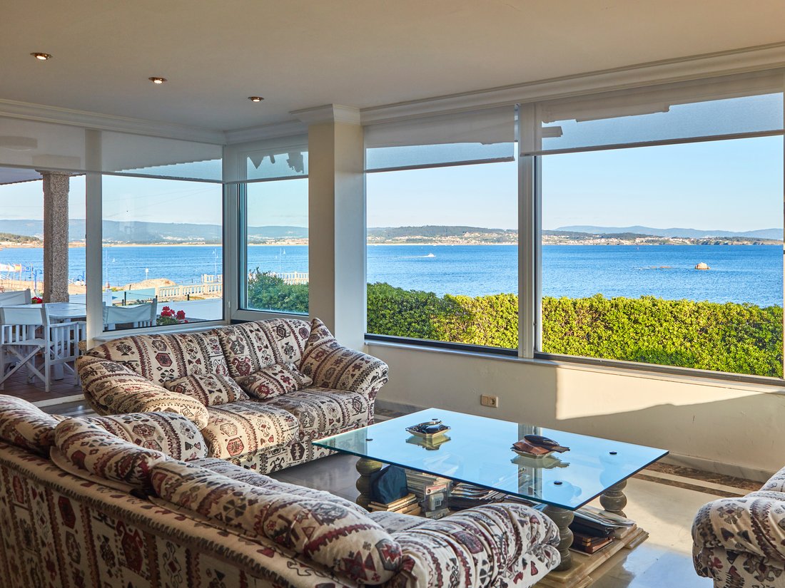 Grand Villa With Direct Sea Access In An Exclusive In O Grove, Galicia