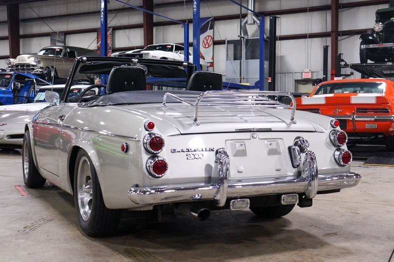 Cabriolet in Grand Rapids, Michigan, United States 3 - 12935661