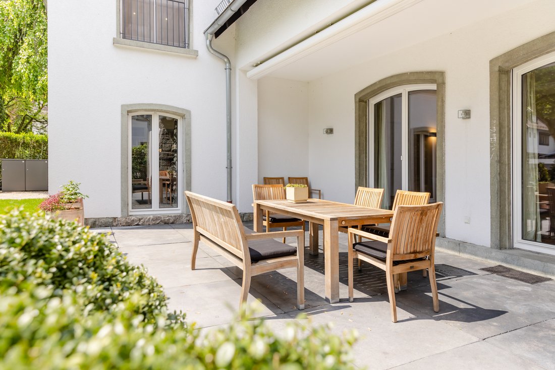 Stately Family Villa With Plenty Of Space In Frankfurt Am Main, Hessen