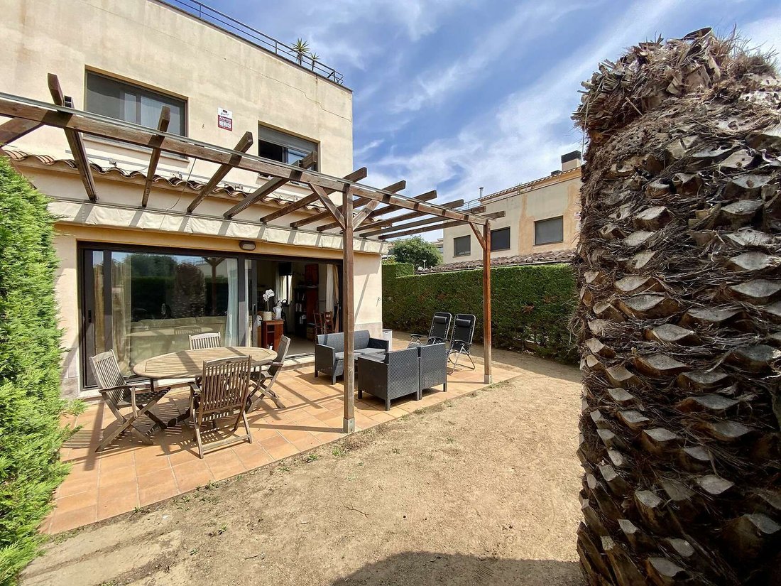 Palamós Casa Unifamiliar In Palamós, Catalonia, Spain For Sale (12936981)