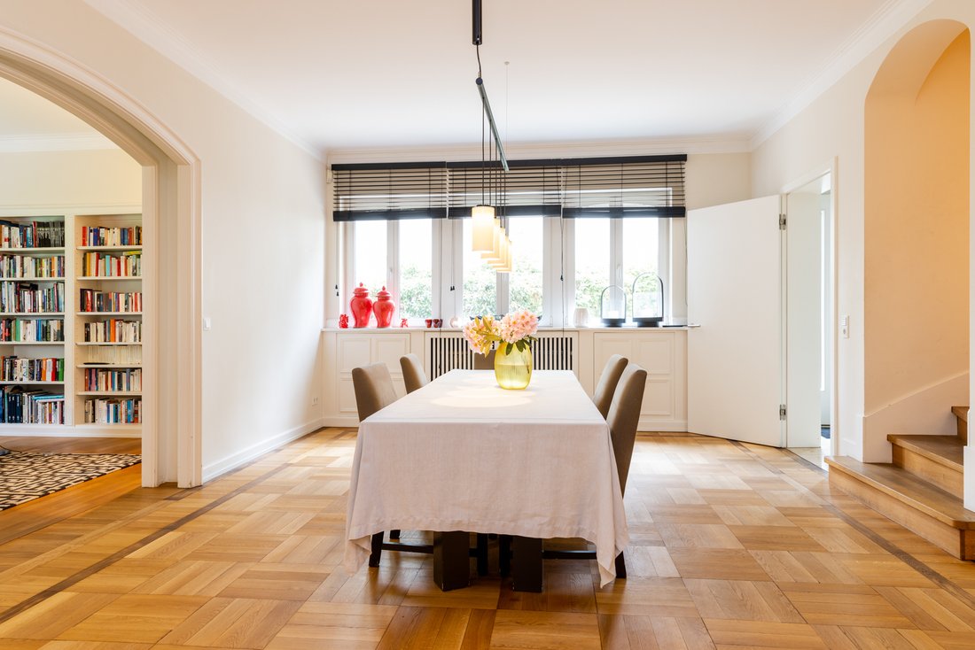 Stately Family Villa With Plenty Of Space In Frankfurt Am Main, Hessen