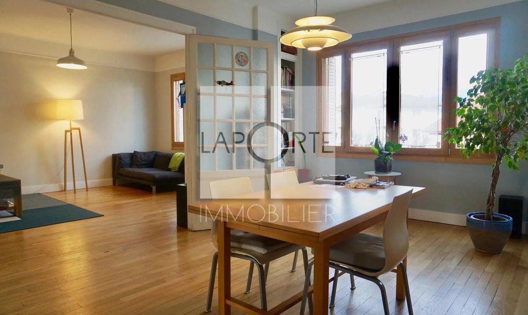 Annecy Apartment In Annecy, Auvergne Rhône Alpes, France For Sale