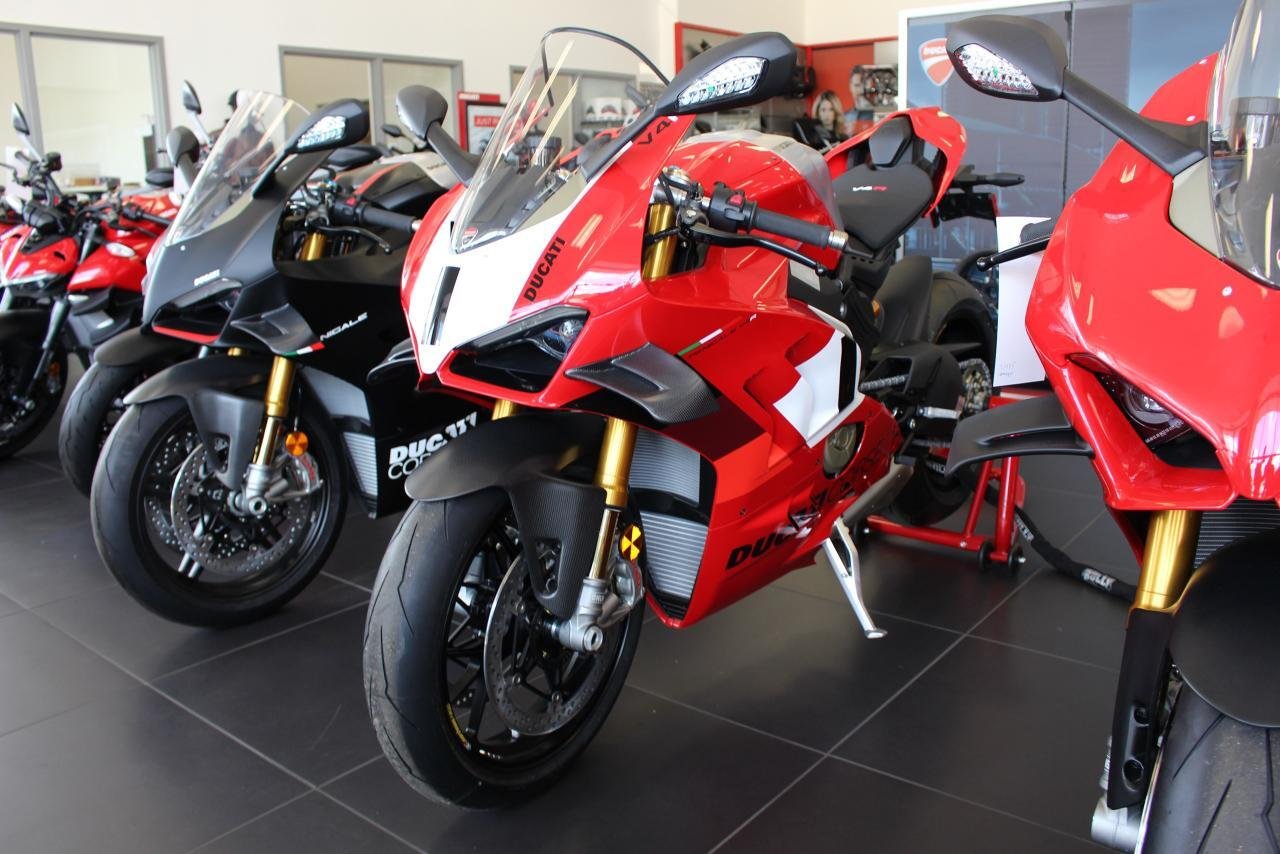 Panigale v4 2025 price in usa