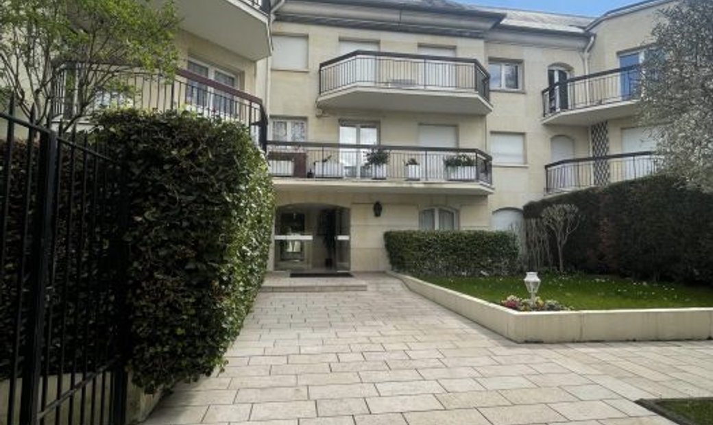 Enghien Les Bains Apartment In Enghien Les Bains, île De France, France For Sale (12940900)