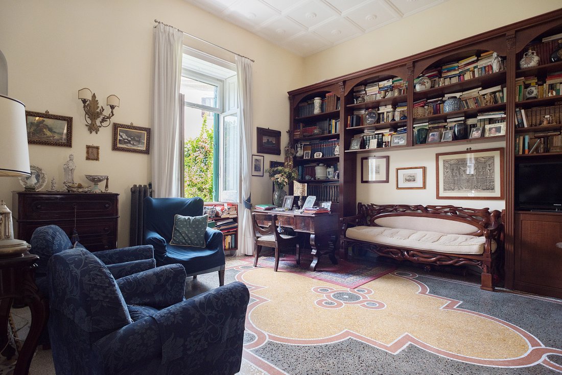 Elegant Apartment In Naples In Naples, Campania, Italy For Sale (12943991)