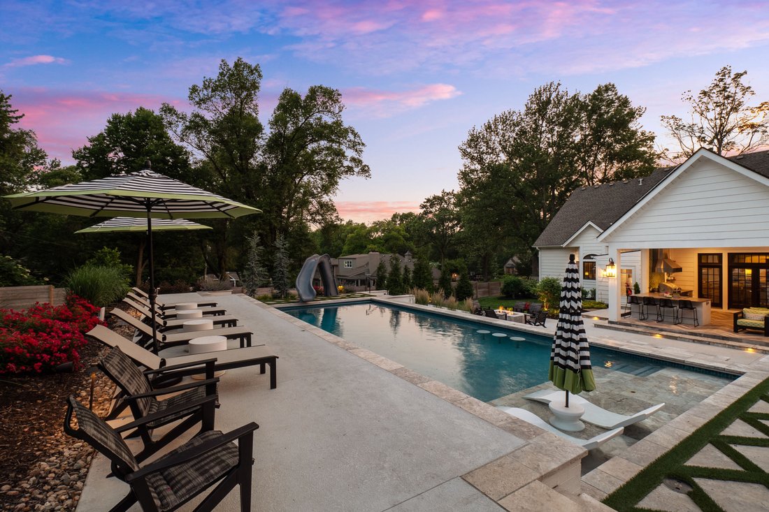 Breathtaking Outdoor Oasis In Old Leawood In Leawood, Kansas, United