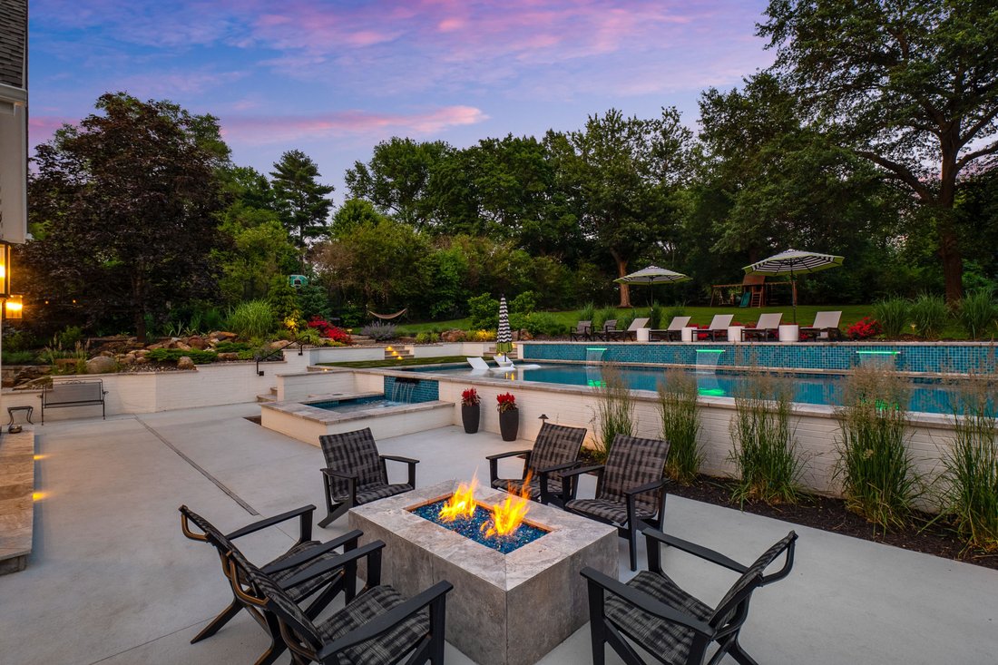 Breathtaking Outdoor Oasis In Old Leawood In Leawood, Kansas, United