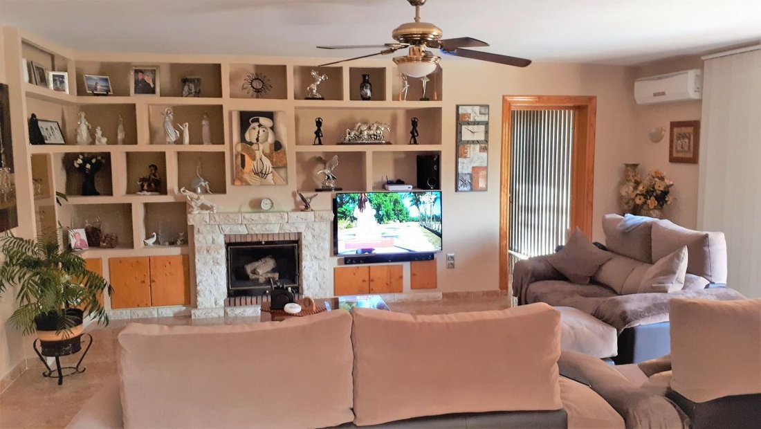 Chalet in Benidorm, Valencian Community, Spain 2 - 12946742
