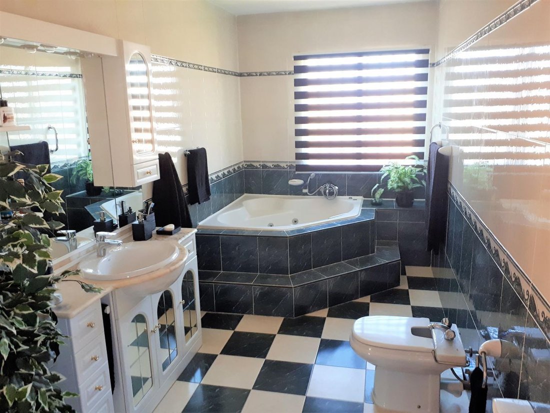 Chalet in Benidorm, Valencian Community, Spain 4 - 12946742