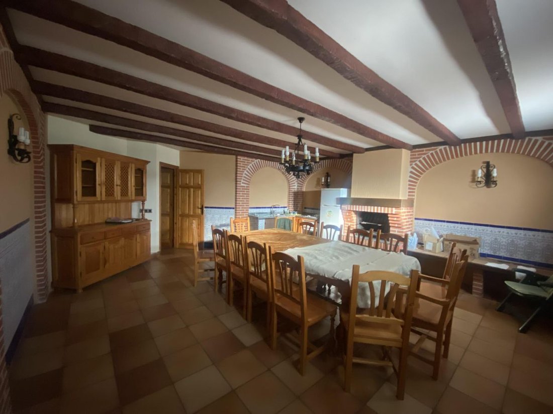 Chalet in Arroyo de la Encomienda, Castile and Leon, Spain 5 - 12946508