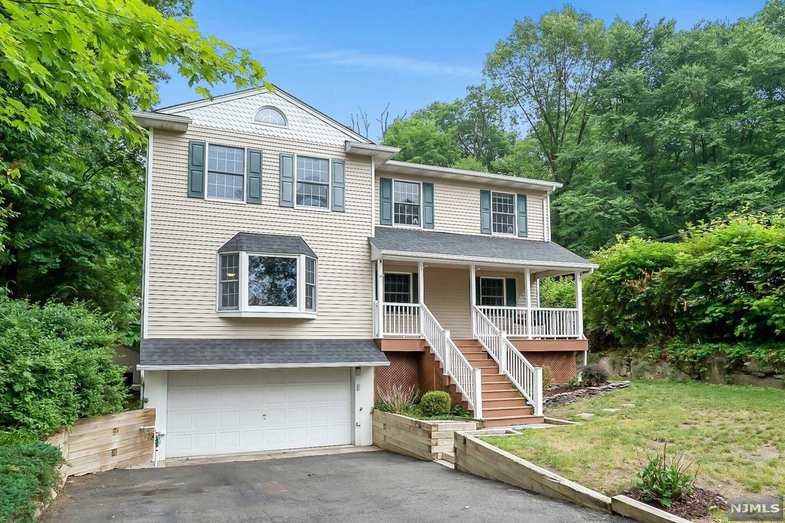 18 Maple Road In Ringwood, New Jersey, United States For Sale (12948420)