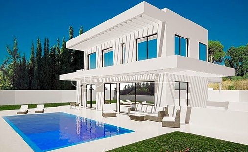 Villa in Elviria-Cabopino, Marbella, Spain 1