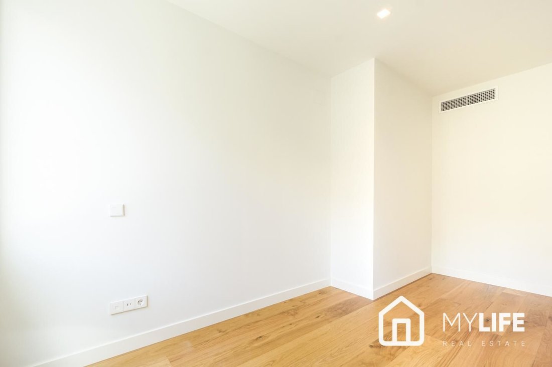 Apartment in Eixample, Barcelona, Spain 3 - 12947972