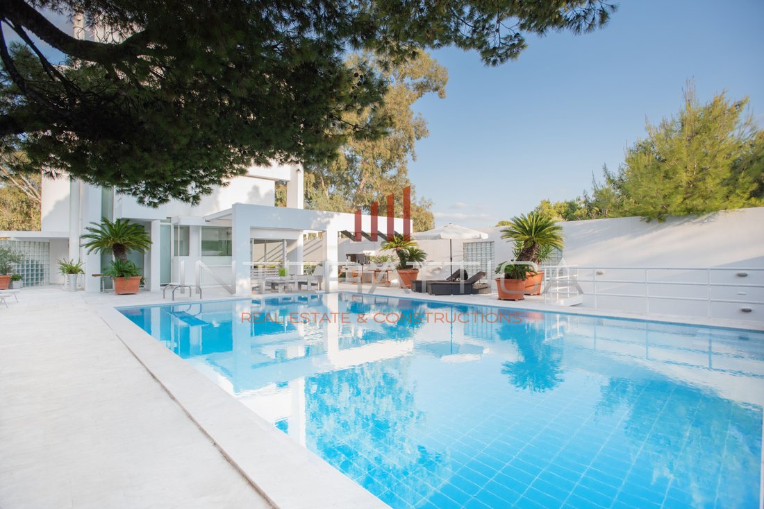 Kavouri, An In Vouliagmeni, Decentralized Administration Of Attica