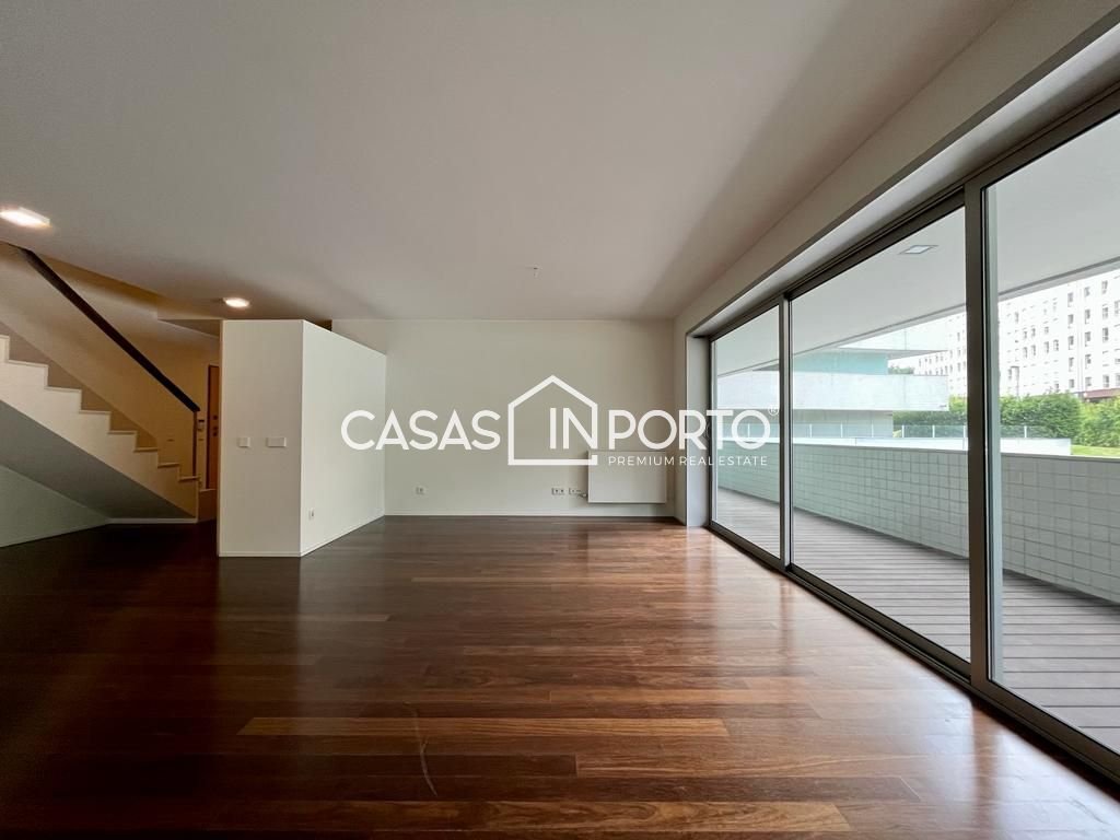 Apartment in Lordelo do Ouro e Massarelos, Porto District, Portugal 2 - 12951604