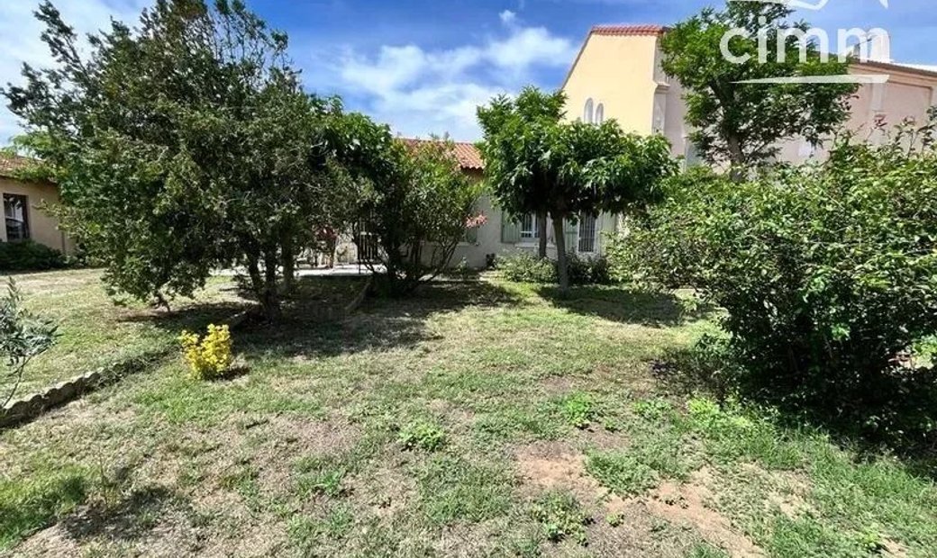 House In The City Center With Garden And In Valras Plage, Occitanie