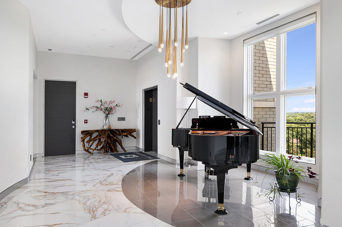 6600 Seminary Woods Pl In Glenview, Kentucky, United States For Sale