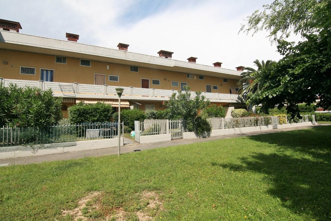 Apartment in Marina di Carrara, Tuscany, Italy 3 - 12951997