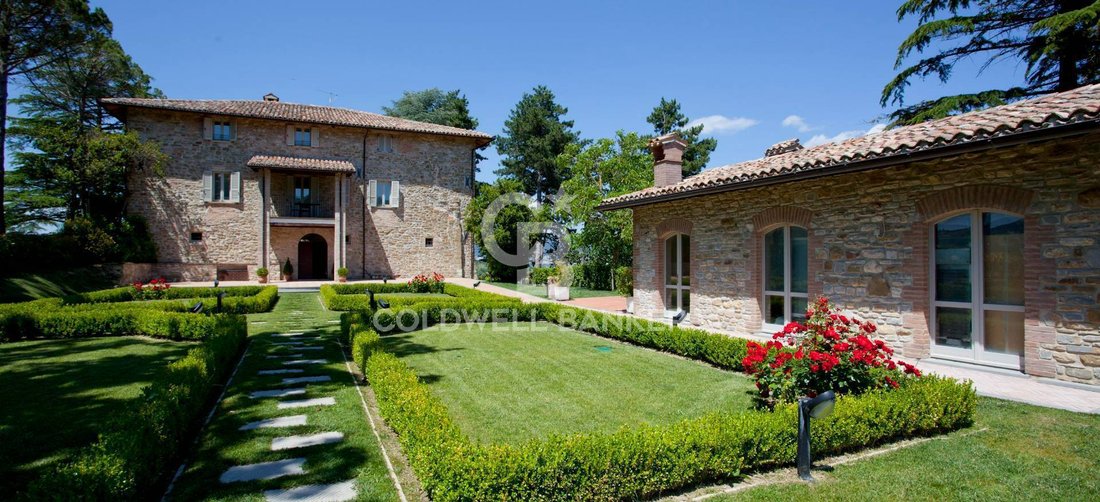 Tenuta In Vendita A Gubbio In Umbria, Italy For Sale (12952861)