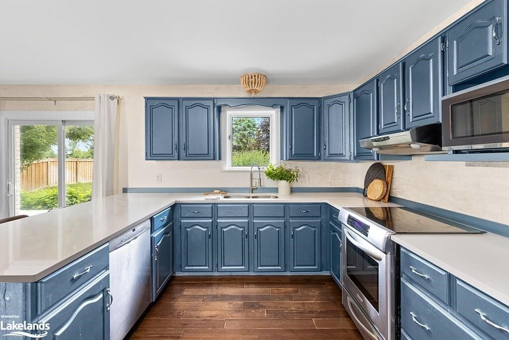 Great Neighborhood In Nottawa, Ontario, Canada For Sale (12957684)